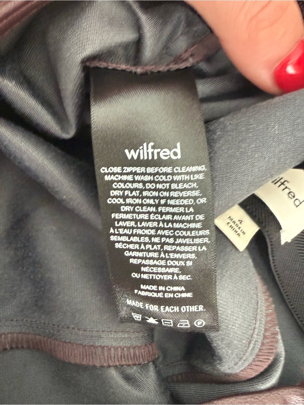 Aritzia - Wilfred Vegan Leather Wide-Leg Pants in Deep Wine - Picture 4 of 6